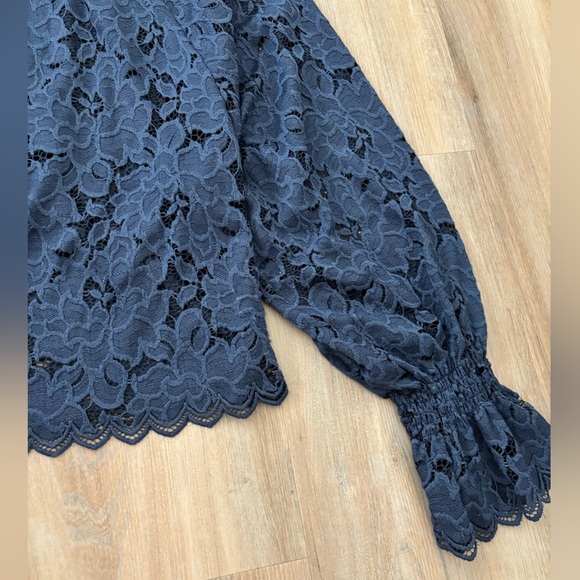 Elegant Navy Blue Lace Long sleeve Free people Top in size small - Picture 12 of 12
